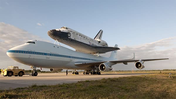 Discovery-Space-Shuttle-Boeing-747