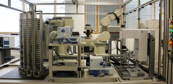 robot-scientis-eve-drug-discovery-university-of-cambridge