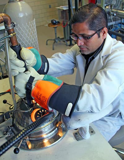 ames-lab-material-cars-wind-turbines