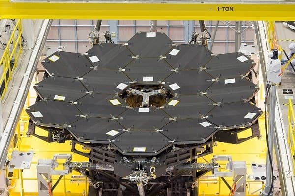 NASA-Install-Final-Mirror-Segment