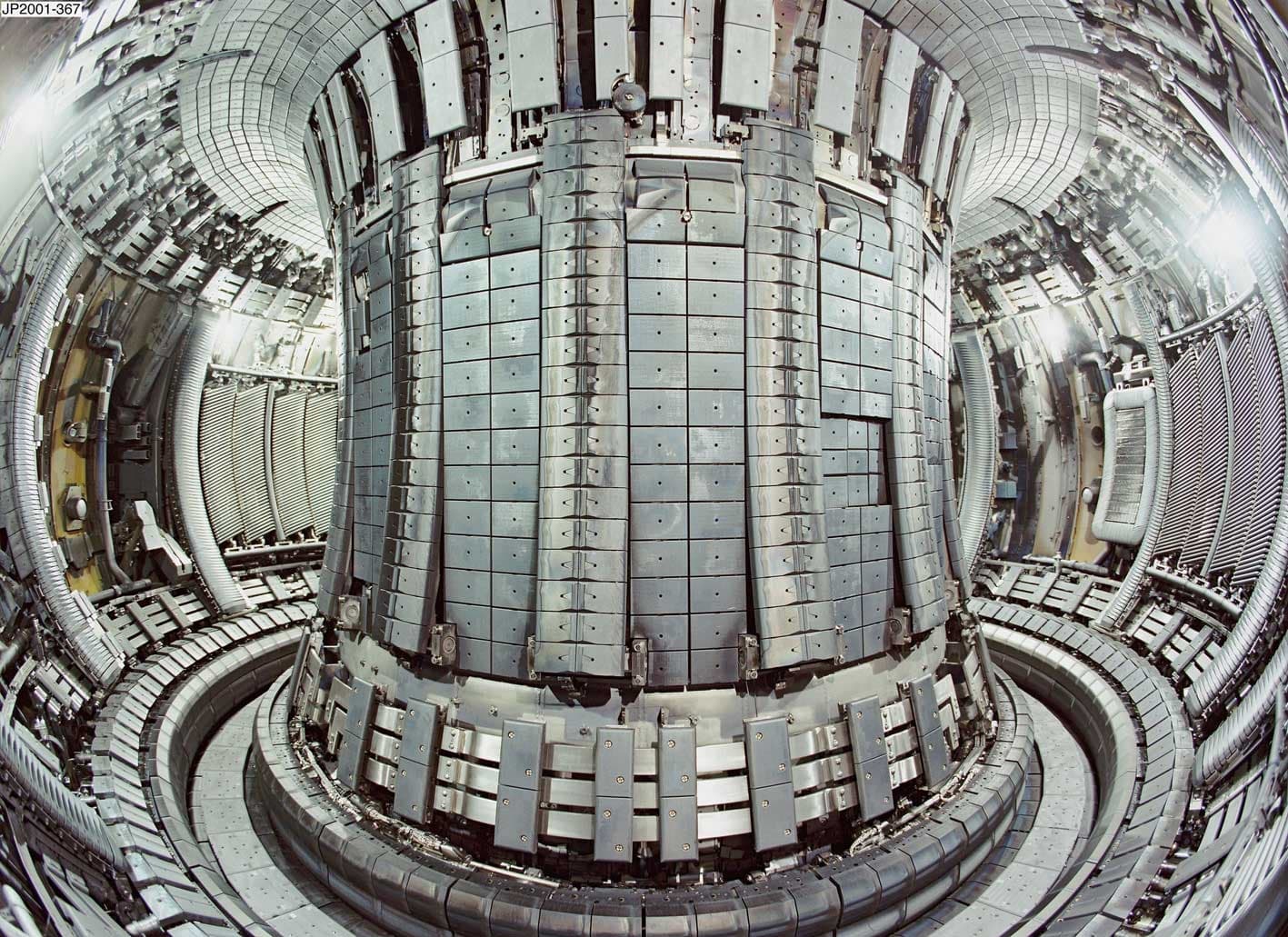 Tokamak-Reactor-Inside