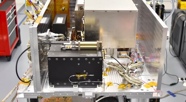 nasa-atomic-clock-space