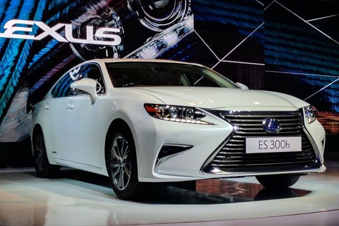 Lexus-ES-300h