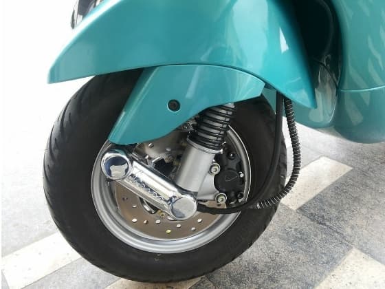 vespa-vx-disc-brake-pic-560x420-13062013_560x420