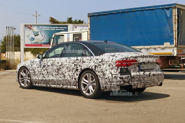 2014-Audi-A8-spied-in-Italy-Rear